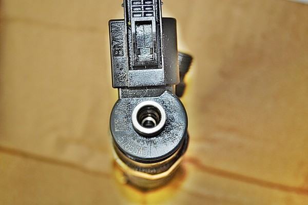 CR INJECTOR BMW 3 E46 2 0D 03 Version European