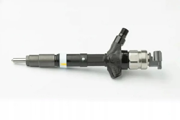 INJECTOR DCRI107580 DENSO TOYOTA AVENSIS