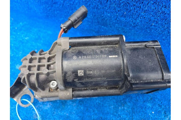 MERCEDES COMPRESSOR SUSPENSION COMPRESSOR AIRMATIC A2133200104 Part manufacturer Mercedes Benz OE