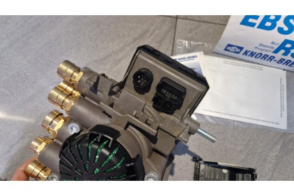 Knorr ES 2090 modulator valve Car type trucks