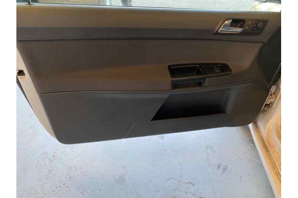 VOLKSWAGEN POLO IV (9N3) Advance