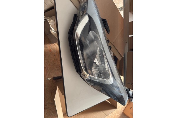 Headlight Hyundai i20 92101C8000 Catalog number of the part 92101C8000