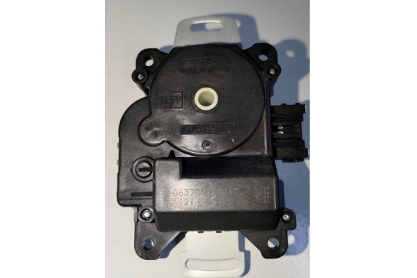 MITSUBISHI GRANDIS AIR SUPPLY CONTROL MOTOR HEAT COLD HEATER Part manufacturer Mitsubishi OE