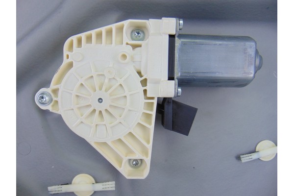 A1697301679 ELEVALUNAS TRASERO DERECHO MERCEDES-BENZ CLASE B (BM 245)