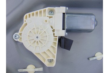 A1697301679 ELEVALUNAS TRASERO DERECHO MERCEDES-BENZ CLASE B (BM 245)