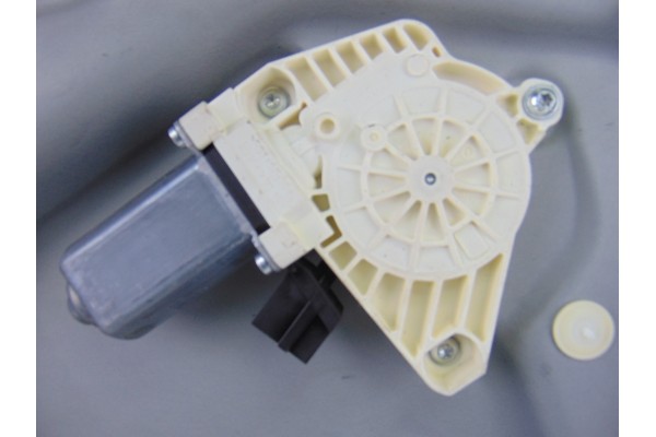 A1697301579 ELEVALUNAS TRASERO IZQUIERDO MERCEDES-BENZ CLASE B (BM 245)