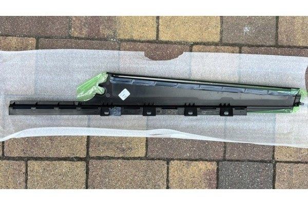 LR RANGE ROVER SPORT L494 Finishing strip left door LR118291 NEW Catalog number of the part LR118291