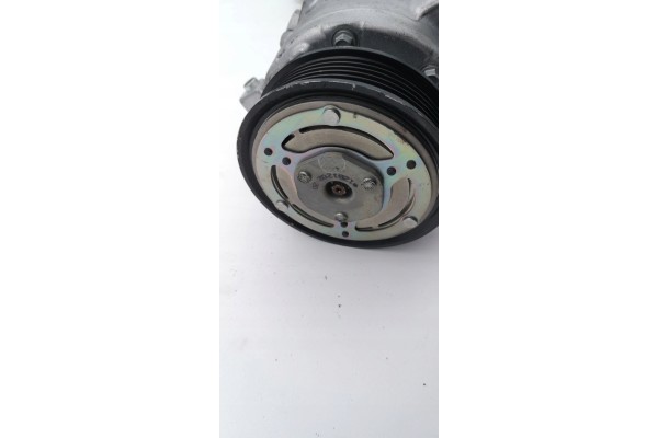 Compresor de Aire Acondicionado Ford S-Max DS7H-19D629-BG usado 4