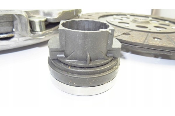 DEFENDER 2 5 Td5 4x4 L316 LUK CLUTCH 627300900 FTC4630 DISCOVERY II L318 Car type passenger cars