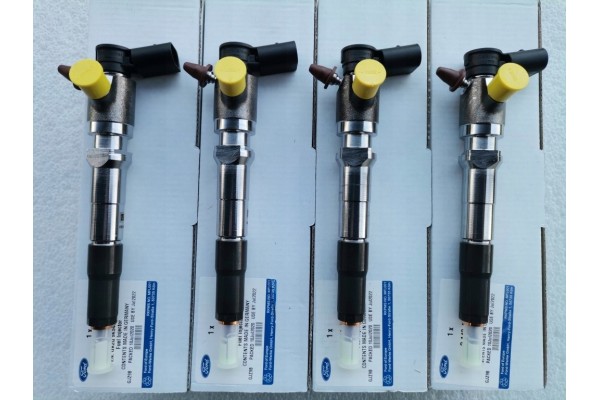 Juego de Inyectores de Combustible Originales Ford Transit 2016 usado 3
