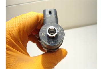 BOSCH INJECTOR CR OPEL 2 5CDTI MOVANO 06 EAN GTIN 3165144055617