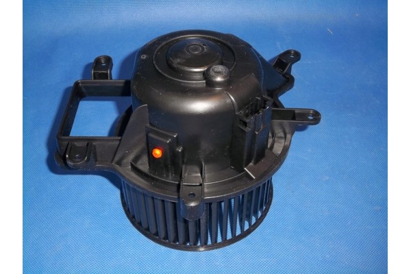 Ventilador interior original Peugeot OE 6441.CP usado 2