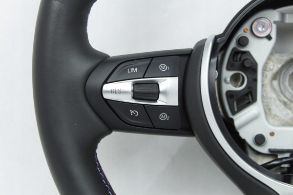 LEATHER STEERING WHEEL MPAKIET BMW M2 F87 M3 F80 M4 F82 F83 Catalog number of the part 7847606 32307847606 vin VB08438