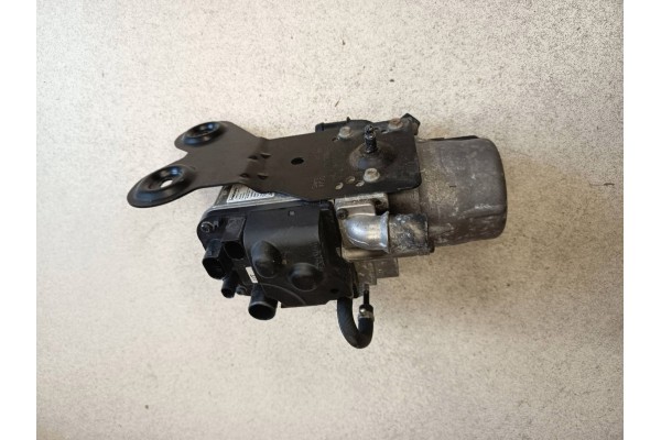 Calefactor de estacionamiento Volkswagen Caddy 2023 (Webasto) 5R3815005J usado 4