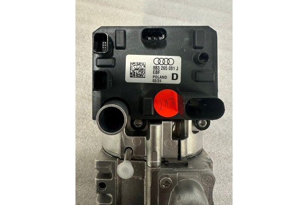 Calefactor estacionario OE Audi Webasto 8B3265081J usado 4