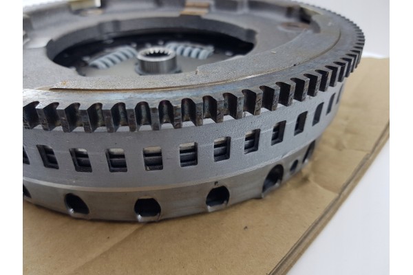 SACHS SMART CABRIO CITY COUPE 0 6 98 04 DMF CLUTCH Product weight with unit packaging 19 kg