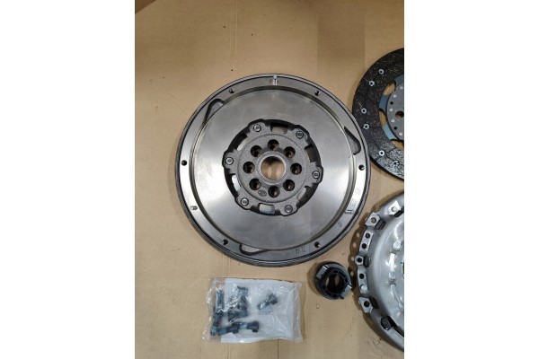 OUTLET Clutch sets LUK 600 0140 00 Catalog number of the part 600 0140 00