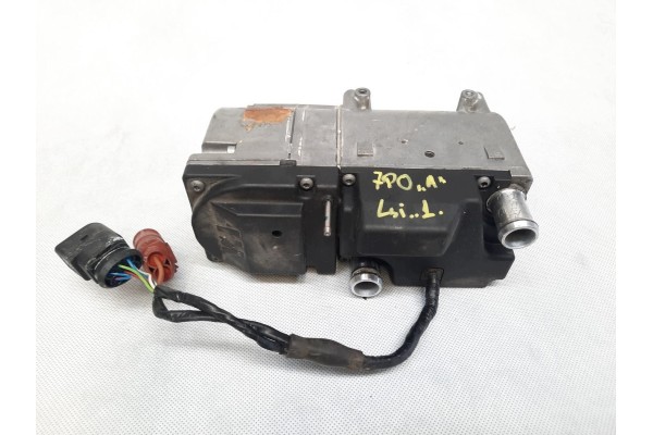 Calefactor de estacionamiento Webasto para Porsche Cayenne 7P0815008A usado 3