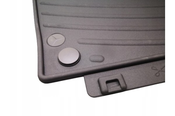Alfombrillas de Goma Originales para Mercedes Clase E W211 Berlina - Juego Completo usado 3