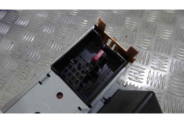 1K0035156B SISTEMA AUDIO / RADIO CD VOLKSWAGEN CADDY (2K)(02.2004) Life 2009 1K0035156B 156930  - 2