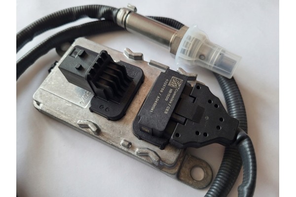 Sensor NOx Daf Euro 6 detrás del catalizador No. 4326769 Original 2139930 usado 4