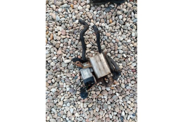 Calefactor Webasto VW Passat B6 3C0815005N usado 4