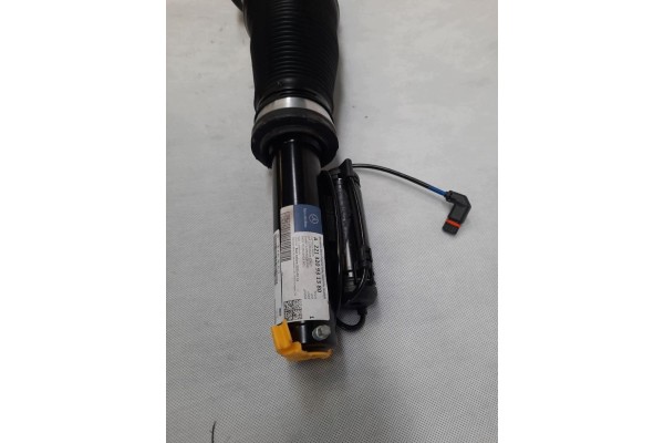 Amortiguador delantero Airmatic Mercedes S-Class W221 A221320931380 usado 3
