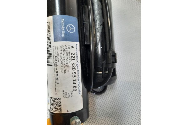 Amortiguador delantero Airmatic Mercedes S-Class W221 A221320931380 usado 4