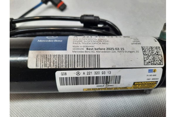 Amortiguador delantero Airmatic Mercedes S-Class W221 A221320931380 usado 5
