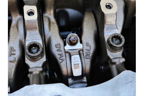 Bloque y cigüeñal inferior motor Dkz 06LF 2.0 TSI 06K103023N en excelente estado usado 7
