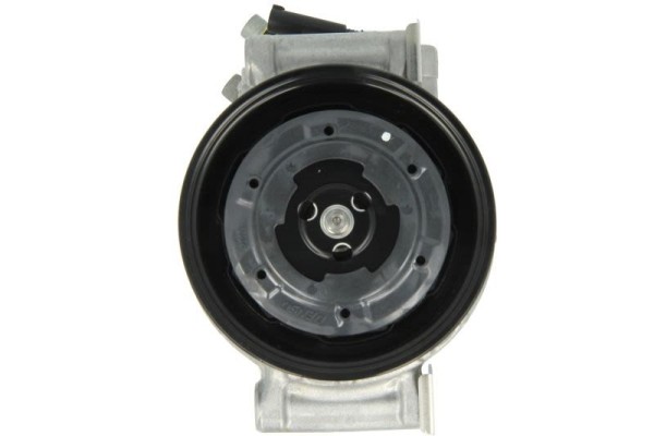 Compresor de aire acondicionado Denso DCP05045 usado 2
