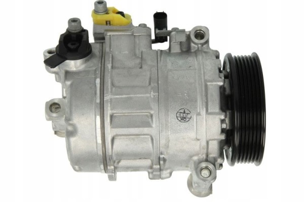 Compresor de aire acondicionado Denso DCP05045 usado 4