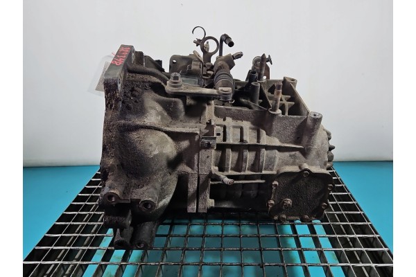 Caja de Cambios Manual L5 Kia Carens II 2.0 16V Cvvt usado 3