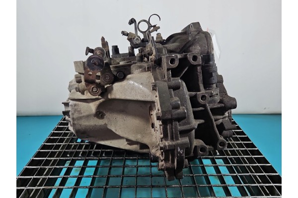 Caja de Cambios Manual L5 Kia Carens II 2.0 16V Cvvt usado 5