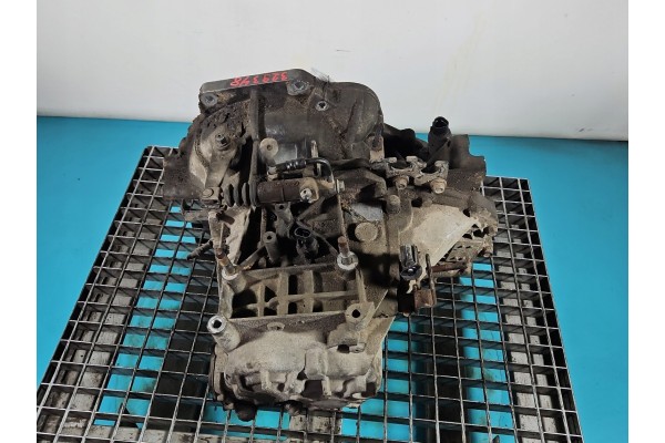 Caja de Cambios Manual L5 Kia Carens II 2.0 16V Cvvt usado 7