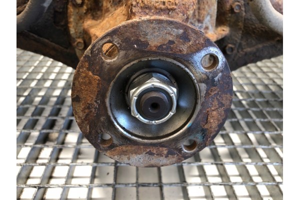 Puente Diferencial Trasero Kia Sorento I 2.5 170HP Minivan usado 3