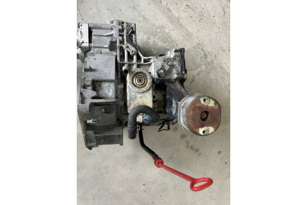 Caja de Cambios VW T4 2.5 Gasolina Cgk usado 3