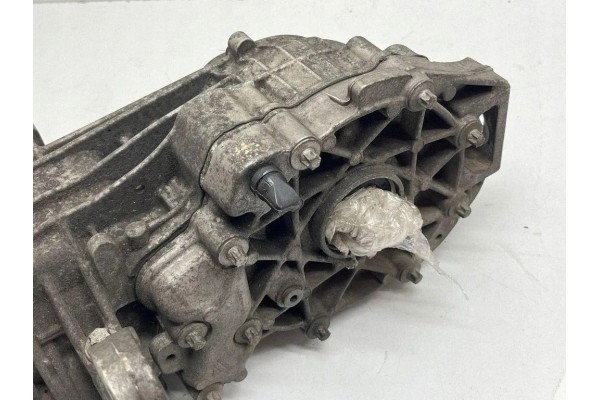 Reductor trasero Mercedes-Benz Cla Shooting Brake (X117) A2463501802 2.0L usado 3