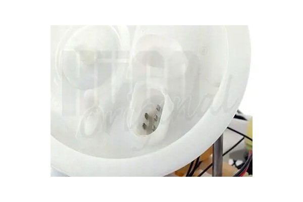 Conjunto de Bomba de Combustible Hitachi 133581 usado 3