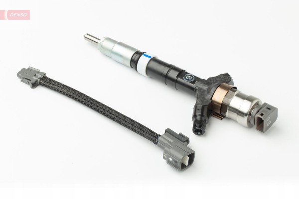Inyector Denso DCRI100740 nuevo 4