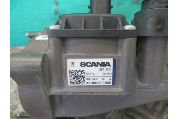 Válvula de freno Scania G410 23R usado 5