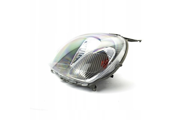 Juego de Faros Izquierdo y Derecho para Toyota Yaris 99- usado 5
