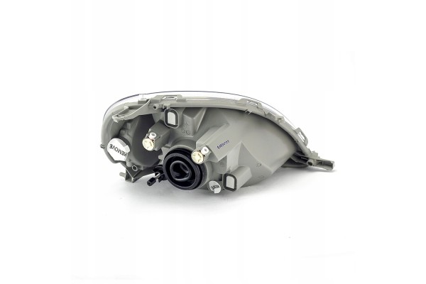 Juego de Faros Izquierdo y Derecho para Toyota Yaris 99- usado 6