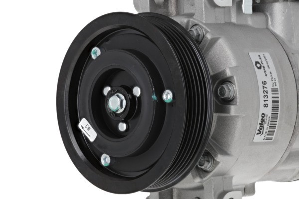 Compresor de aire acondicionado Valeo 813276 usado 4