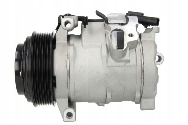 Compresor de aire acondicionado Thermotec KTT095042 usado 2