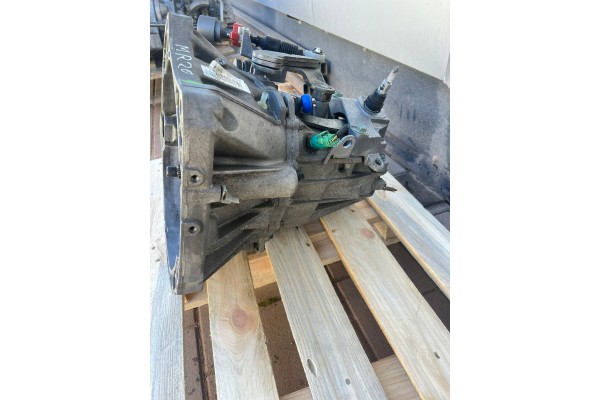 Caja de cambios Nissan Qashqai 2.0B MR20 TL4 manual usado 4