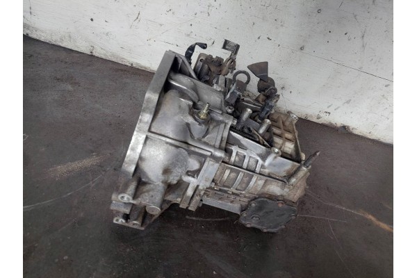 Caja de Cambios Manual 5 Velocidades Kia Sportage II 2.0 16V L6J usado 2