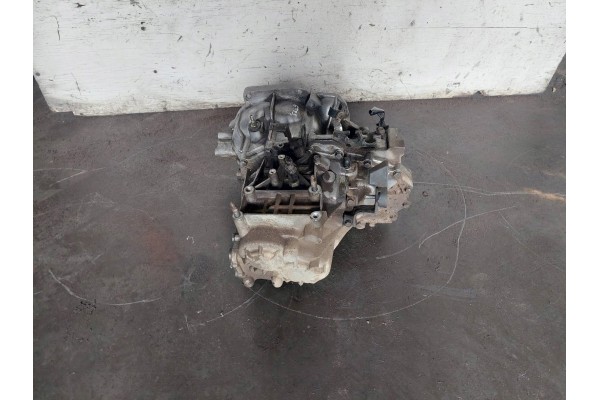 Caja de Cambios Manual 5 Velocidades Kia Sportage II 2.0 16V L6J usado 3