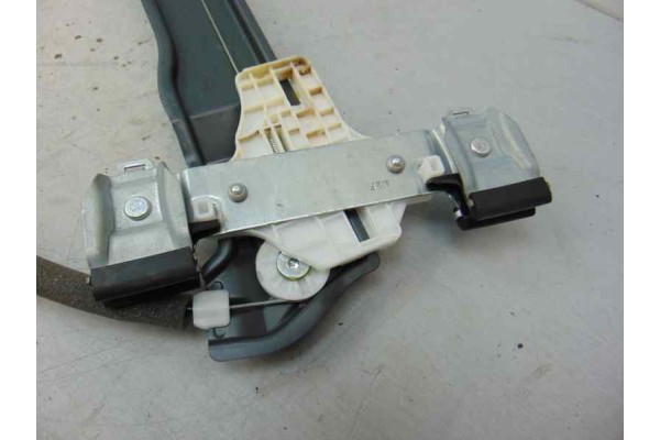 2 PIN ELEVALUNAS DELANTERO DERECHO SSANGYONG TIVOLI Limited 4x2 2017 2 PIN 177935 SSANGYONG - 6