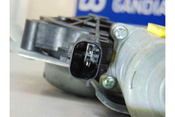 2 PIN ELEVALUNAS DELANTERO IZQUIERDO SSANGYONG TIVOLI Limited 4x2 2017 2 PIN 177939 SSANGYONG - 1